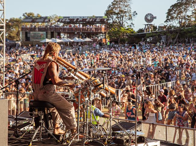 Xavier Rudd performing at Brisbane’s Sandstone Hotel. Picture: Curdin Photo