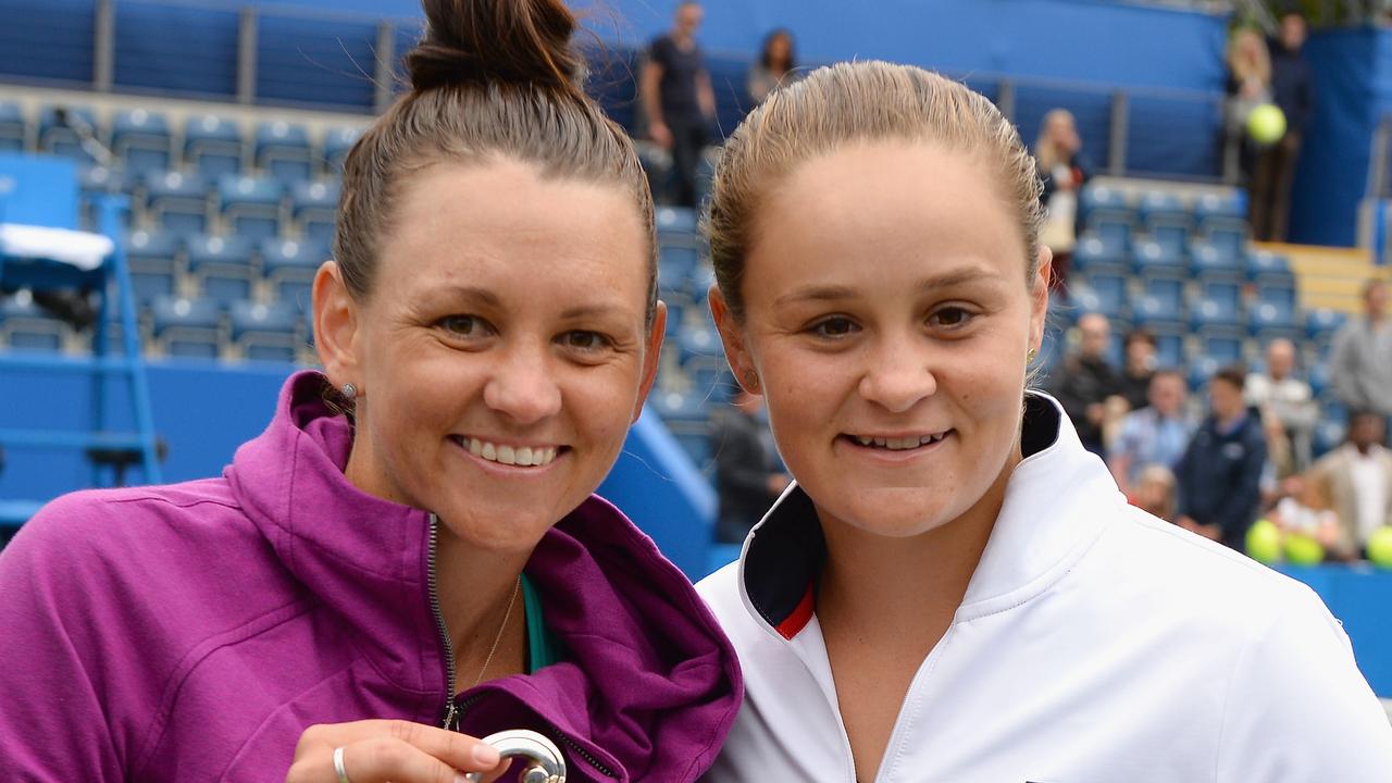 Foto på Ashleigh Barty  & hennes vän Casey Dellacqua