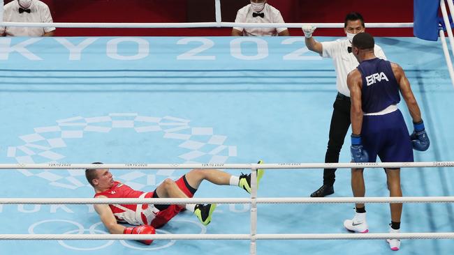 Herbert Sousa of Team Brazil knocks out Oleksandr Khyzhniak of Team Ukraine. Picture: Buda Mendes/Getty Images