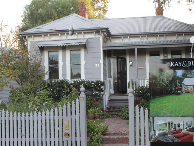 A 'for sale' sign in front of a house in the inner-eastern suburb of Kew in Melbourne, Monday, May 6, 2013. (AAP Image/David Crosling) NO ARCHIVING