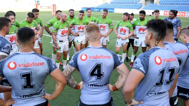 Josh Hodgson and the Raiders address Warriors players after their clash on the Gold Coast. Picture: Scott Davis/NRL Photos