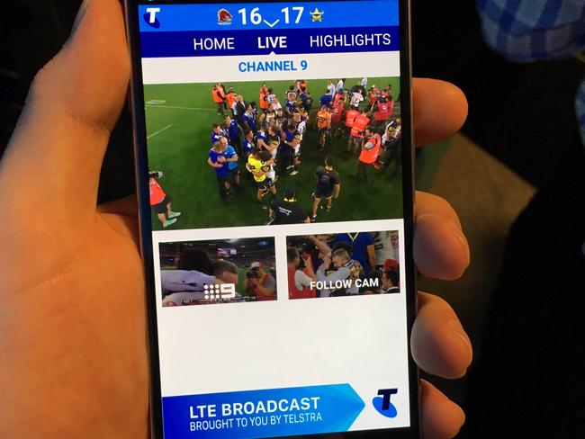 Swipe between live streams, highlights and stats.