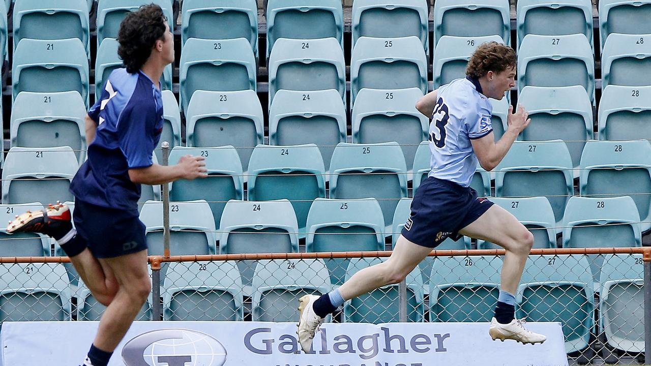 Darcy Feltham runs half the field to score again for Waratahs.