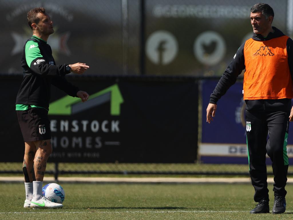 Western United coach John Aloisi (right) chats with star playmaker Alessandro Diamanti at training. Picture: Robert Cianflone/Getty Images