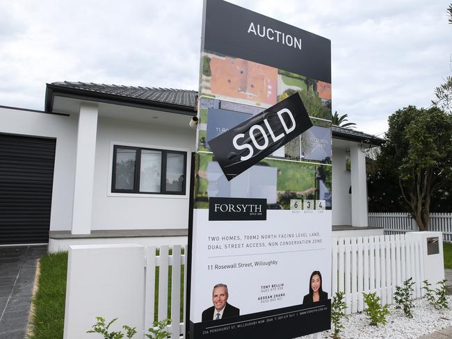 SYDNEY, AUSTRALIA: NewsWire Photos: APRIL 02 2024: A general stock view of a for sale sign on a home in the North Shore of Sydney, as Australian house prices hit record high for fifth consecutive month, making it increasingly difficult for new home buyers to get into the property market with the added cost of inflation. Picture: NCA NewsWire/ Gaye Gerard