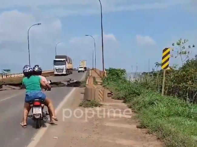 The bridge began to collapse during his video. Picture: X