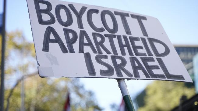 Some protesters called for a boycott of Israel. Picture: NCA NewsWire / Valeriu Campan