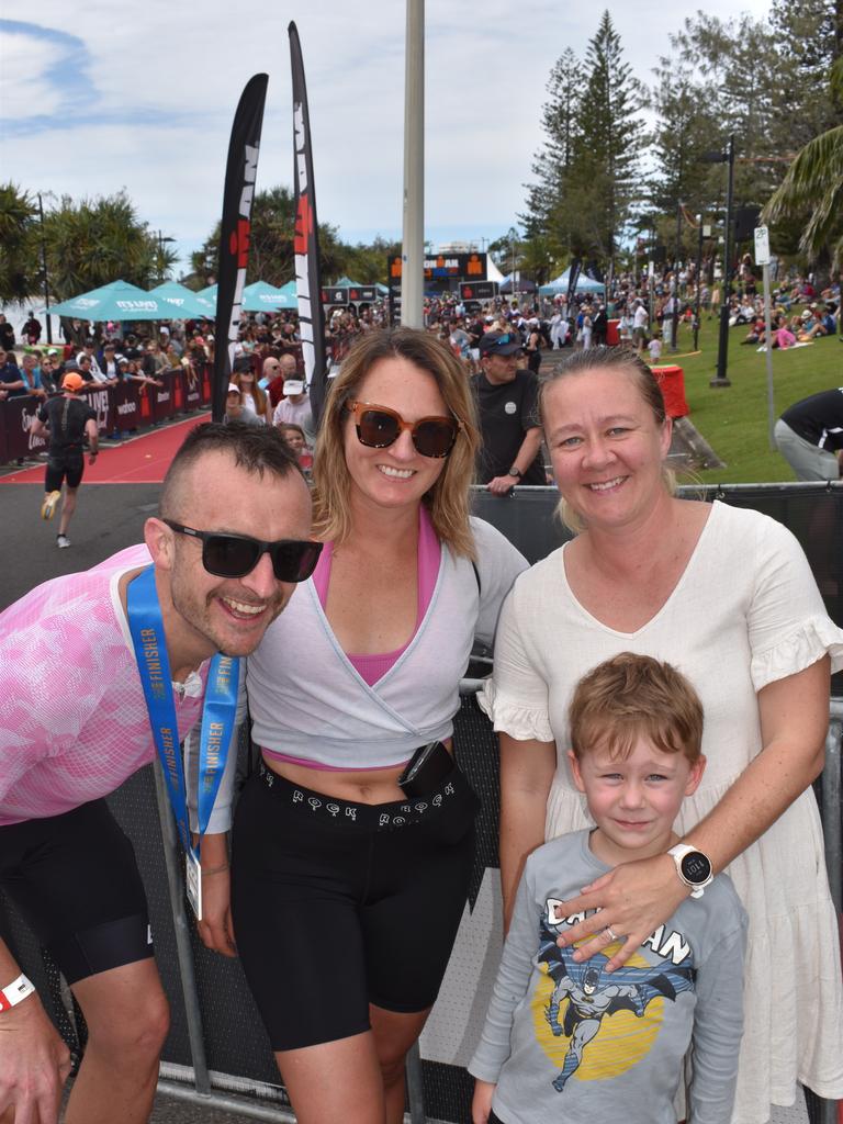 Steven McCollouch, Amy Green, Michelle Salmonsen and Charlie and Sunshine Coast Ironman 70.3 at Mooloolaba 2022.