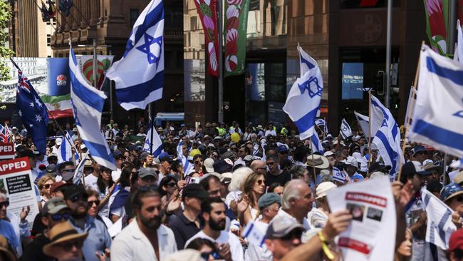 A pro-Israel rally calling for the return of the hostages and march against anti-Semitism in Martin Place today. NCA NewsWire/ Dylan Robinson