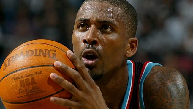 Lorenzen Wright playing for the Memphis Grizzlies in 2004.