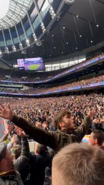 Arsenal fan's chant for Aussie coach Ange Postecoglu