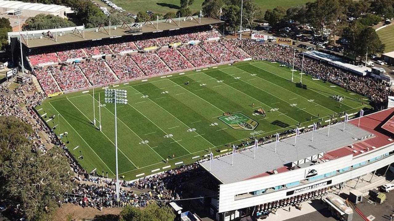 A packed Penrith Stadium.