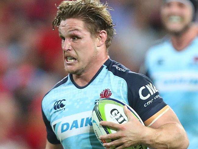 BRISBANE, AUSTRALIA - APRIL 29:  Michael Hooper of the Waratahs makes a break to score a try during the round 10 Super Rugby match between the Reds and the Waratahs at Suncorp Stadium on April 29, 2017 in Brisbane, Australia.  (Photo by Chris Hyde/Getty Images)