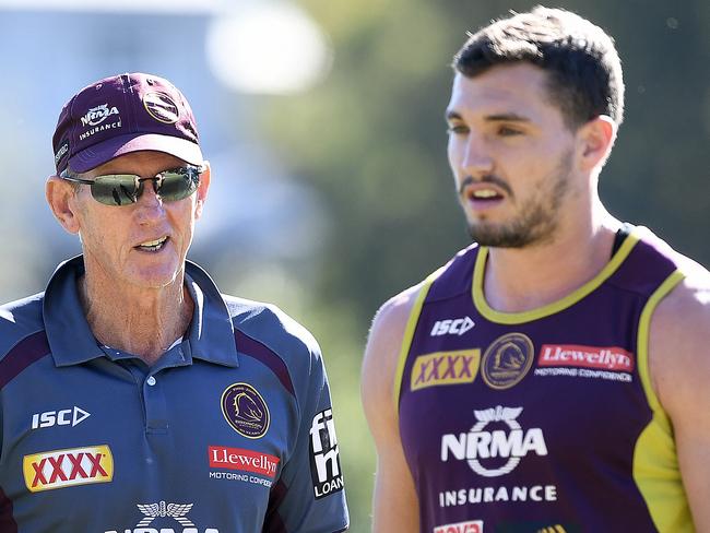 Broncos Coach Wayne Bennett speaks to Corey Oates during a Brisbane Broncos training session in Brisbane, Monday, July 30, 2018. (AAP Image/Dave Hunt) NO ARCHIVING