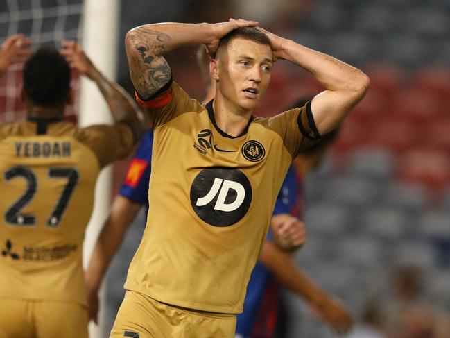 NEWCASTLE, AUSTRALIA - NOVEMBER 30: Mitchell Duke of the Western Sydney Wanderers reacts after missing a shot at goal during the round eight W-League match between the Newcastle Jets and the Western Sydney Wanderers at McDonald Jones Stadium on November 30, 2019 in Newcastle, Australia. (Photo by Tony Feder/Getty Images)
