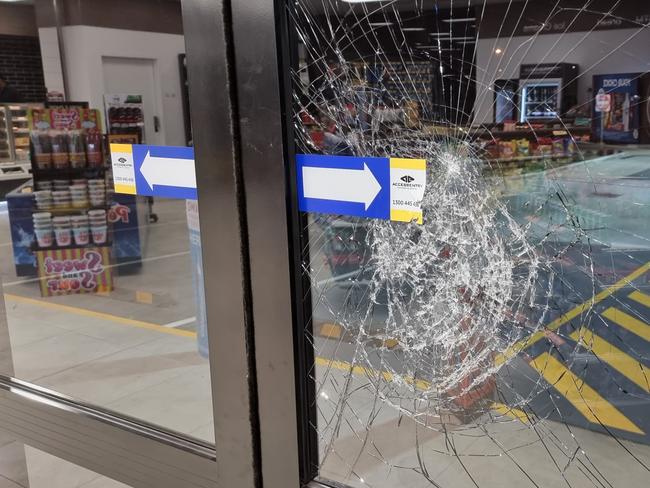 Youths attack new servo with hammer in attempted break-in