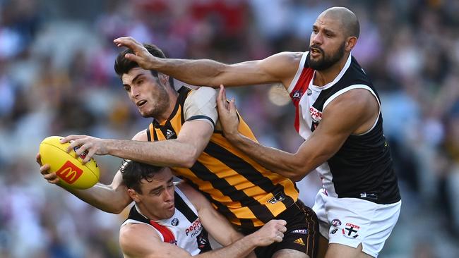 Ned Reeves pulls down a big mark ahead of Paddy Ryder. Picture: Quinn Rooney/Getty Images