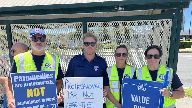 Paramedics rallying in Tweed for better pay. Picture: David Bonaddio