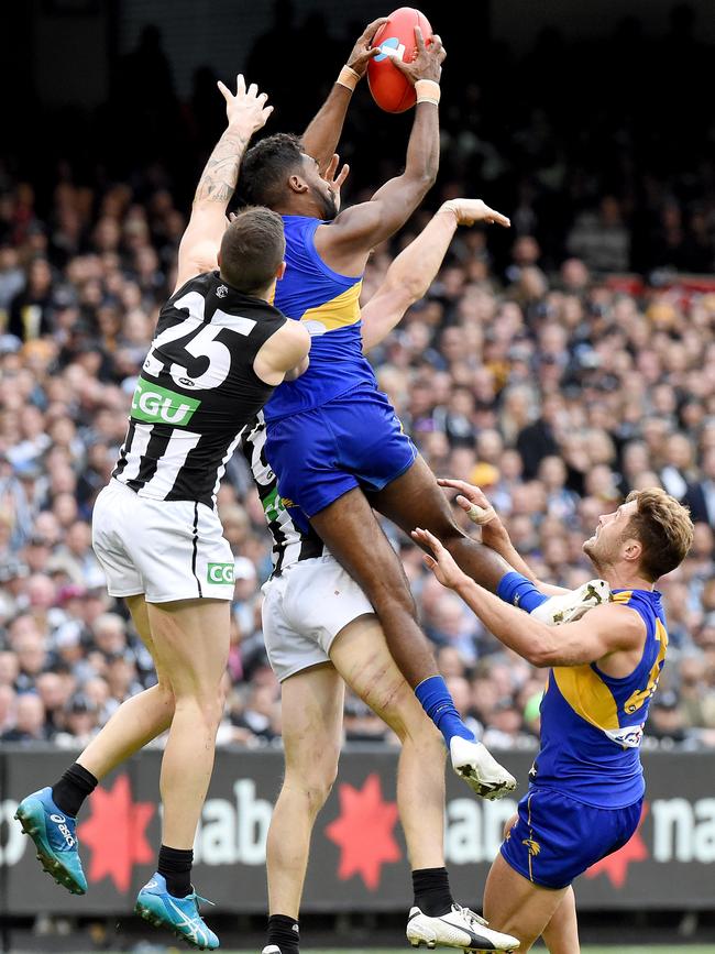 Liam Ryan flies high in the final quarter of the 2018 AFL Grand Final. Picture: Nicole Garmston
