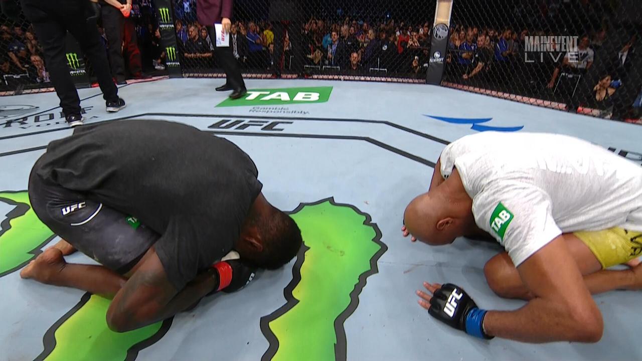 Israel Adesanya and Anderson Silva with a post-fight show of respect.