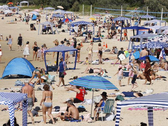 Holiday crowds at Mooloolaba beach on Easter Monday, 2022. Picture Lachie Millard