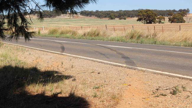 Scene of the fatal car crash at Bagot Well, near Kapunda, on the Thiele Highway. Picture: Russell Millard Photography