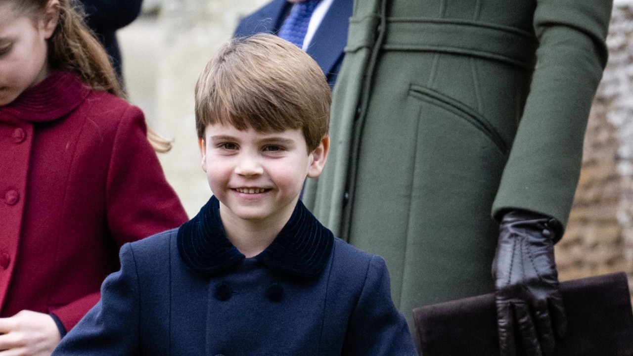 Prince Louis steals the show as he makes Christmas walkabout debut with ...