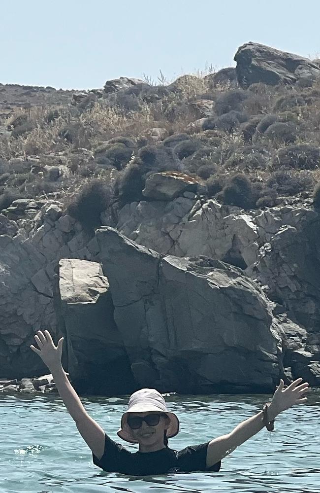 The down to earth star blended in with other holidaymakers. Picture: kylieminogue/Instagram