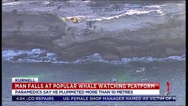 Whale watcher dies in Sydney (7 News)