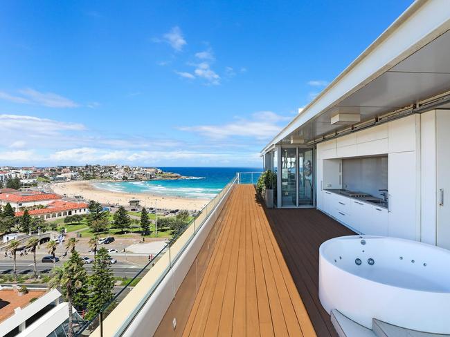 Former BoQ boss George Frazis’s Bondi penthouse is on the rental market for $8500 a week.