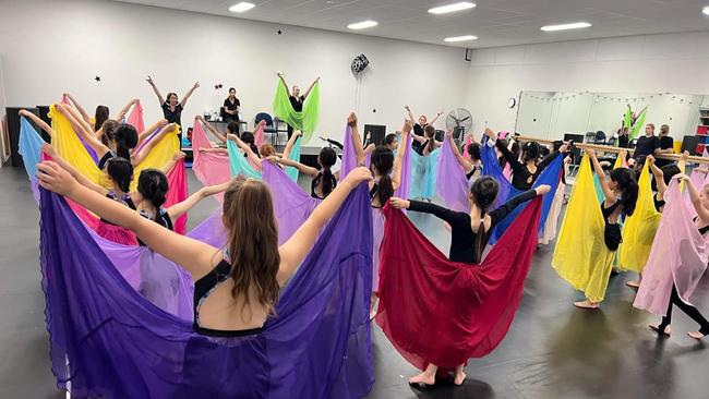 Blackburn Calisthenics Club class in full swing. Image: Facebook.