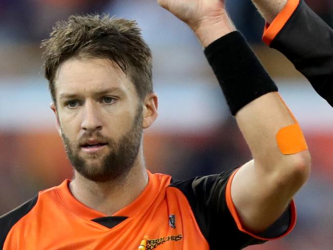 Andrew Tye (centre) of the Scorchers celebrates dismissing John Hastings of the Stars during the Big Bash League (BBL) cricket match between the Perth Scorchers and Melbourne Stars at the WACA in Perth, Tuesday, December 26, 2017. (AAP Image/Richard Wainwright) NO ARCHIVING, EDITORIAL USE ONLY