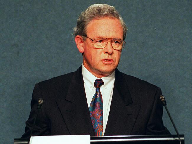 Federal Treasurer Ralph Willis at Parliament House press conference 28/02/96 during 1996 Federal Election campaign admitting letters earlier released purporting to outline cover-up between Victorian /Prem Kennett & staff member of Liberal /MP Costello a forgery. P/