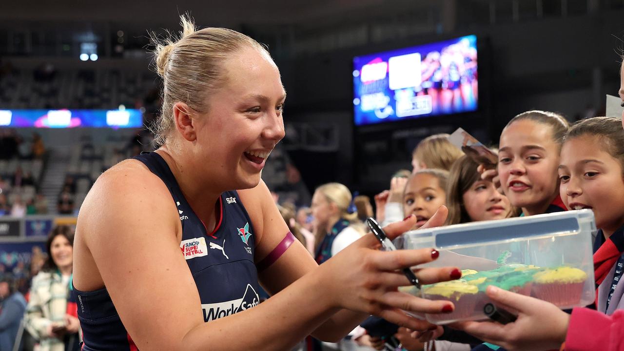 A young fan bakes Hannah Mundy "Diamonds" cupcakes for her birthday. Picture: Getty Images