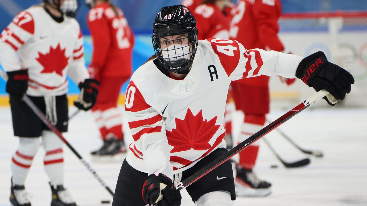 Winter Olympics 2022 - Farcical scenes as players wear Covid masks in  Canada v ROC ice hockey match - Eurosport