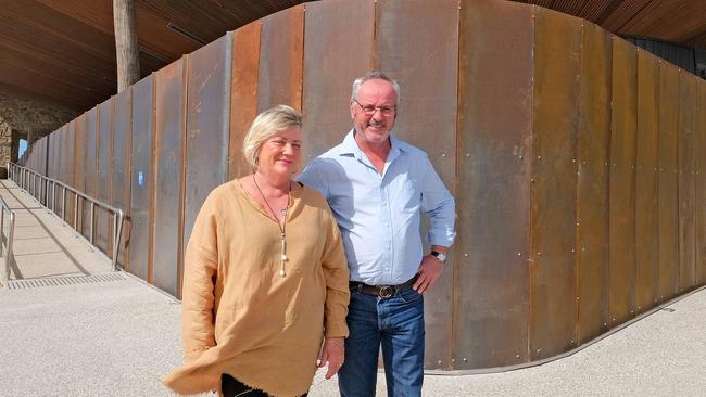 Curlewis Golf Club and Jack Rabbit winery owners Lyndsay and David Sharp have opened new golf side accommodation and Clubhouse at Curlewis Golf Club. Picture shows Lyndsay and David Sharp with the new Clubhouse. . Picture: Mark Wilson