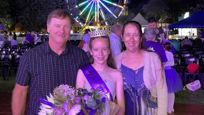 Molly Cosgrove (centre) is the 2022 Grafton Jacaranda Junior Queen.