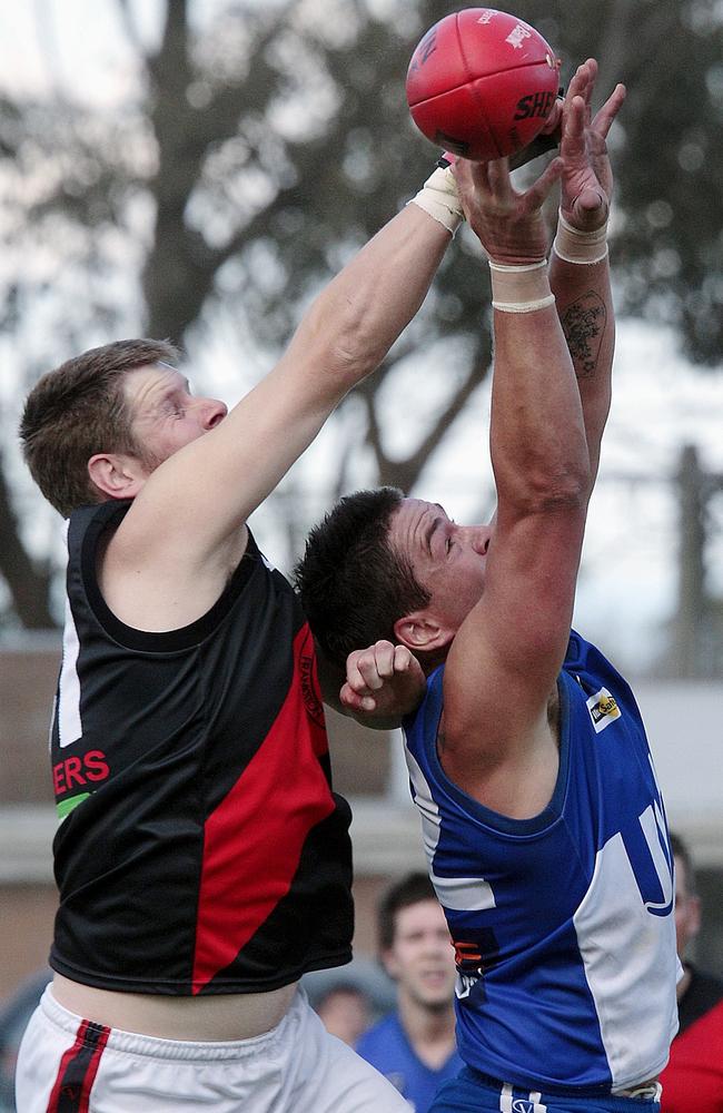 Waixel spoils the ball away.