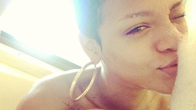 Rihanna loves a #nomakeupselfie.