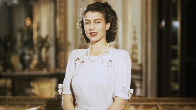 Princess Elizabeth, the future Queen Elizabeth II, in the state apartments at Buckingham Palace during her engagement to Prince Philip, 1947. (Photo by Hulton Archive/Getty Images)