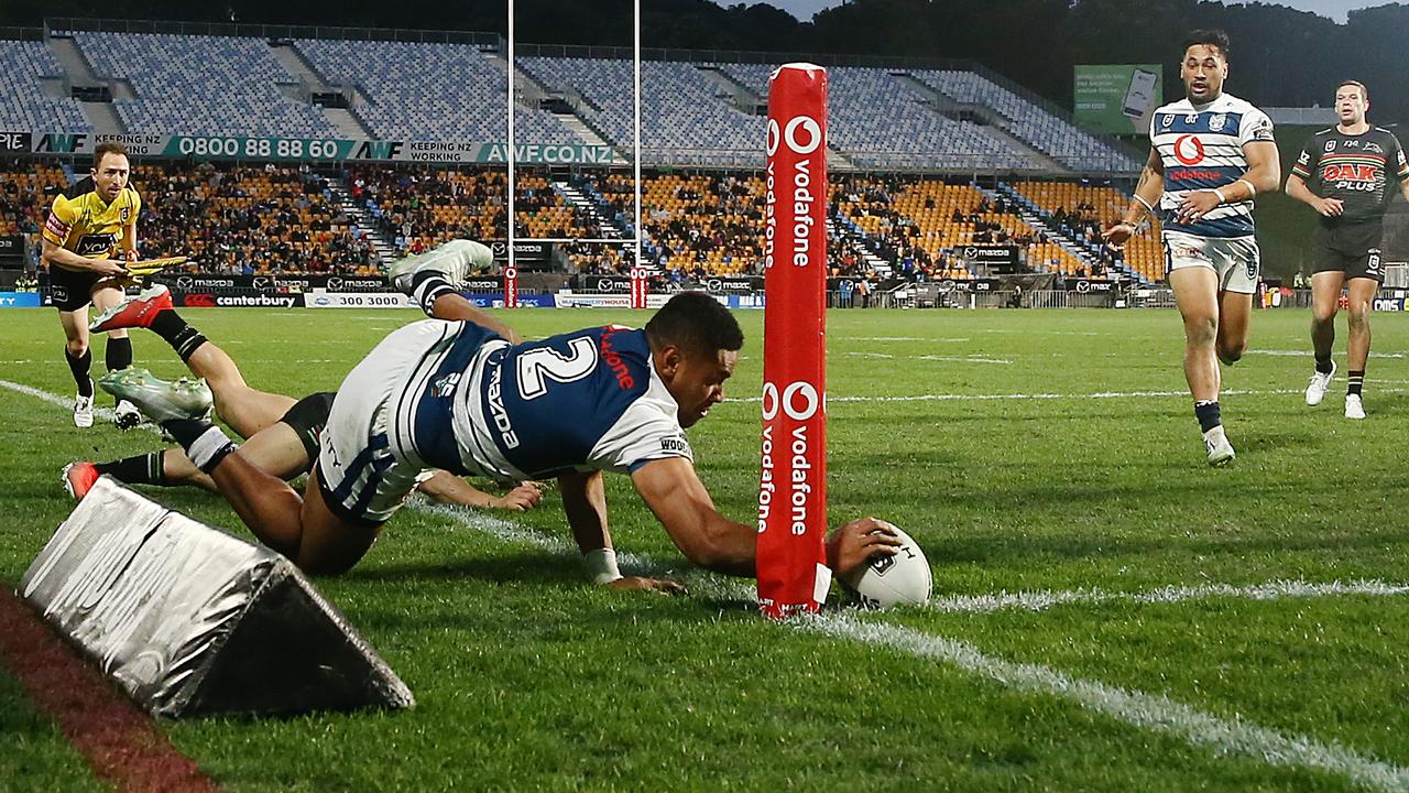 David Fusitu'a scores a controversial try against Penrith.
