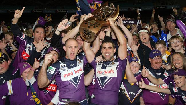 Cameron Smith and Matt Geyer after the 2007 grand final