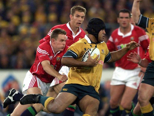 Wallabies Toutai Kefu (ball) during third test of Australia v British & Irish Lions series at Sydney's Stadium Australia at Homebush, 2001. Picture: Phil Hillyard. Rugby Union A/CT