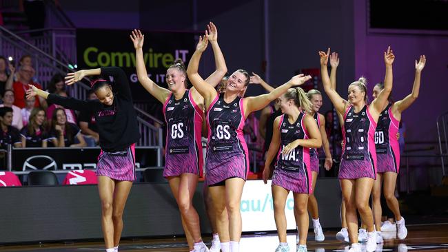 The Thunderbirds thank the fans as the match is abandoned due to a power issue. (Photo by Graham Denholm/Getty Images)