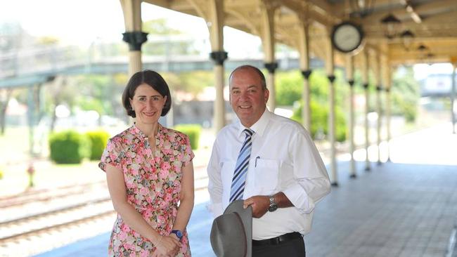 Gladys Berejiklian with disgraced MP Daryl Maguire