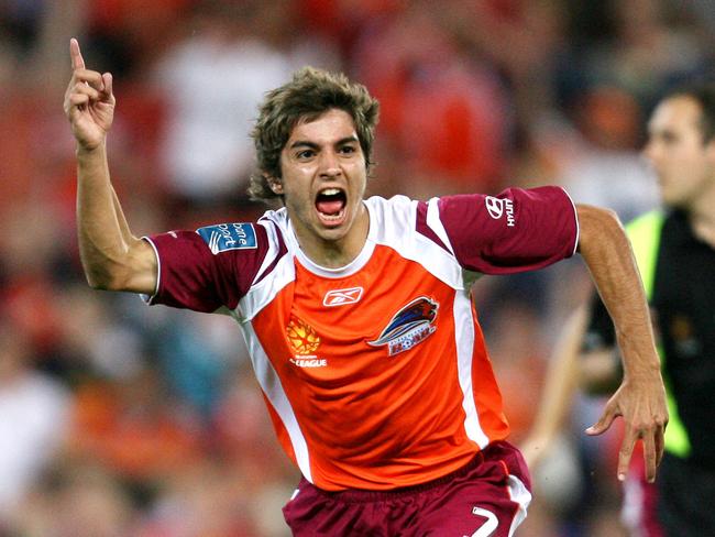 Back in 2007, when Roar decided to combine maroon and orange.