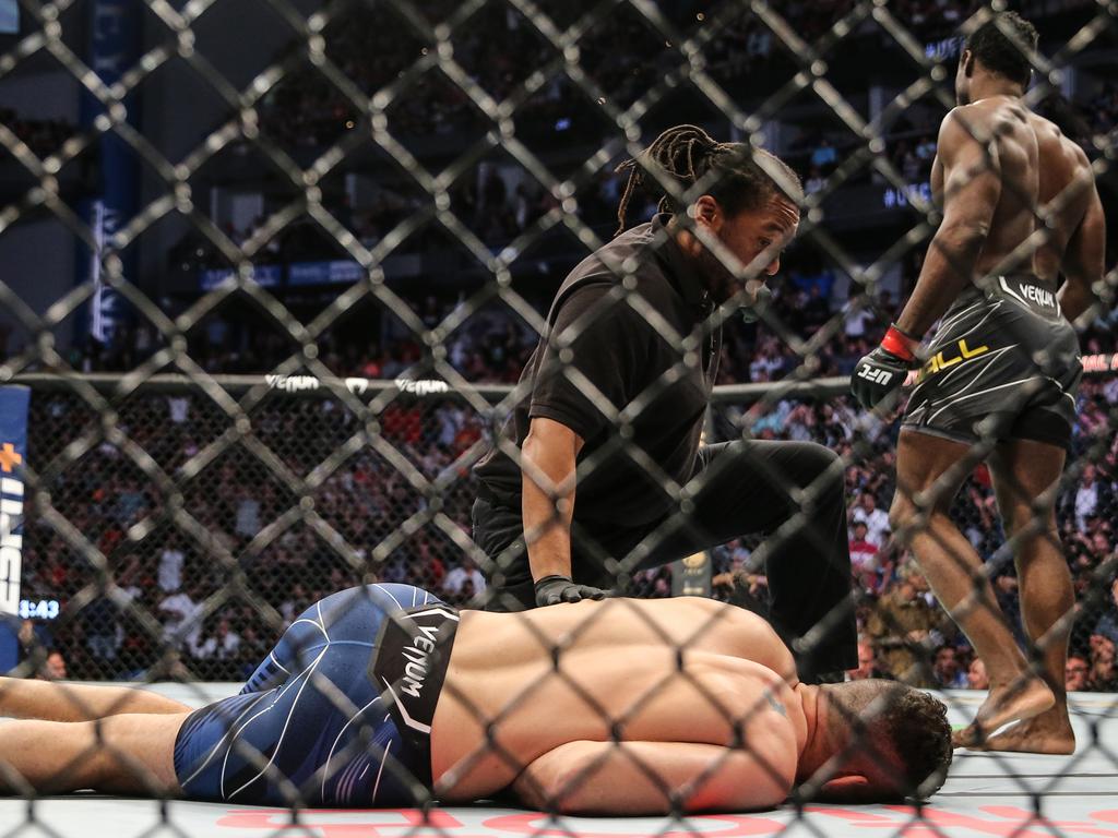 Weidman was in a world of pain.