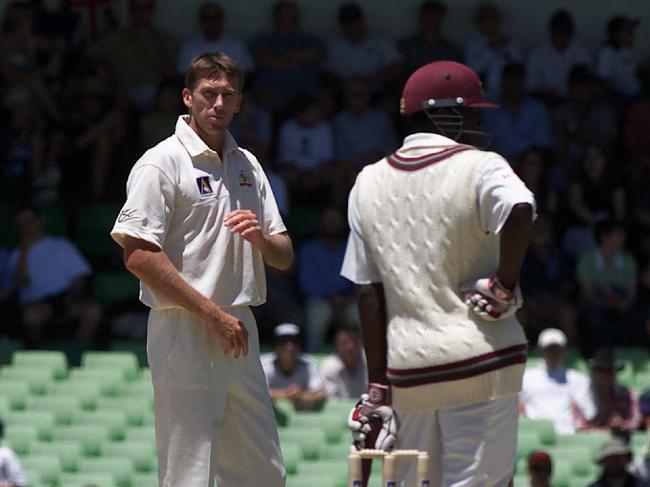 Glenn McGrath and Lara do battle at the WACA in 2000.