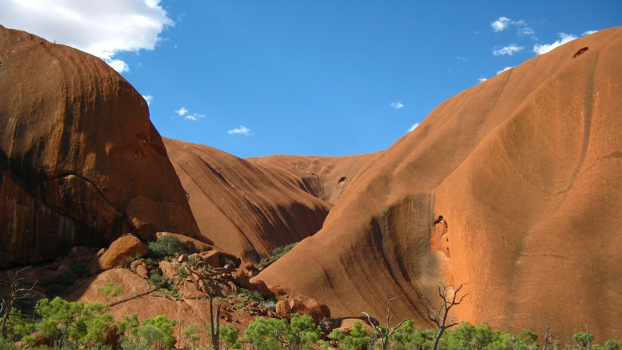 New guest protocols, arts program, at Uluru for reconciliation week