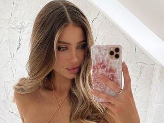 Aussie model stuns in ‘micro’ bikni snap